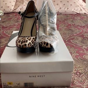 New Nine West Mary Jane high heels in 5.5